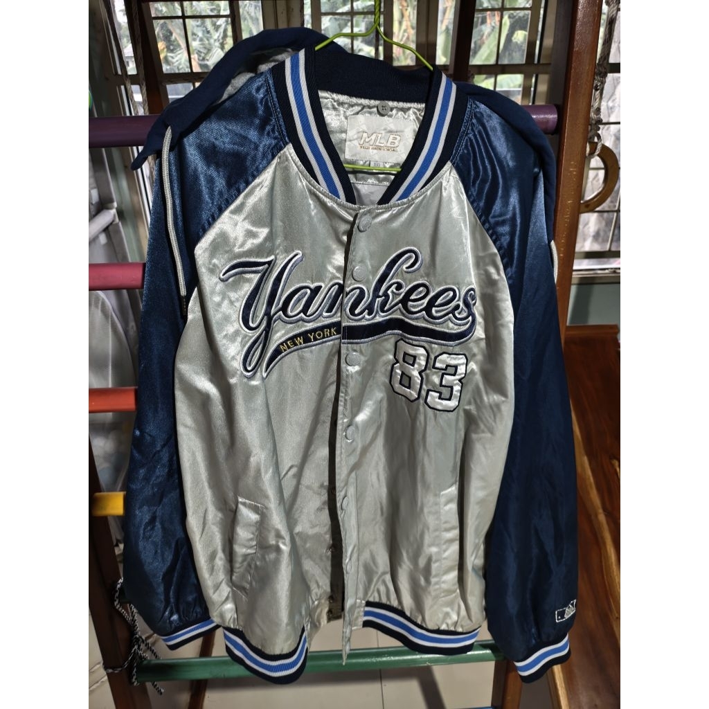 Varsity Satin Yankees MLB
