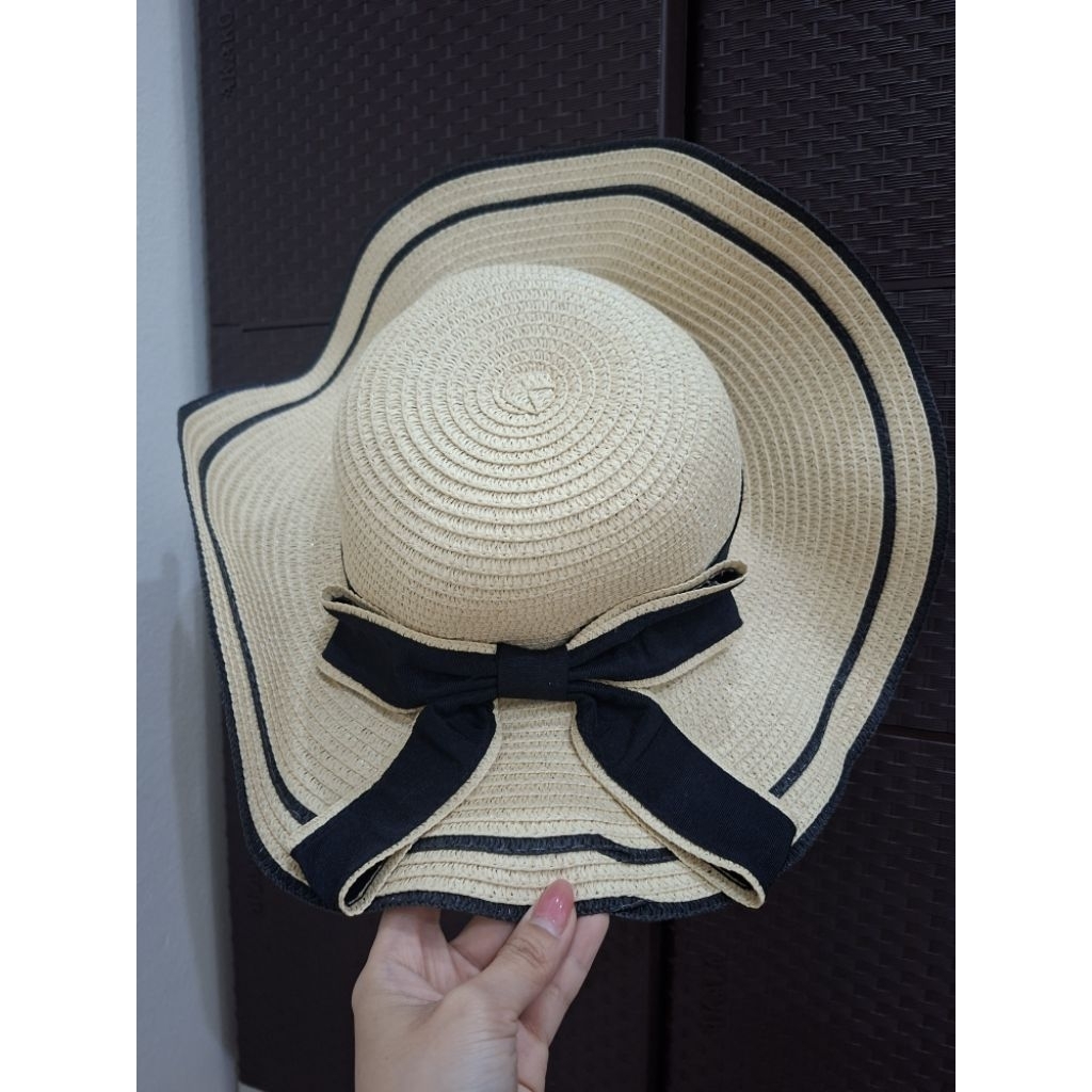 Preloved topi pantai