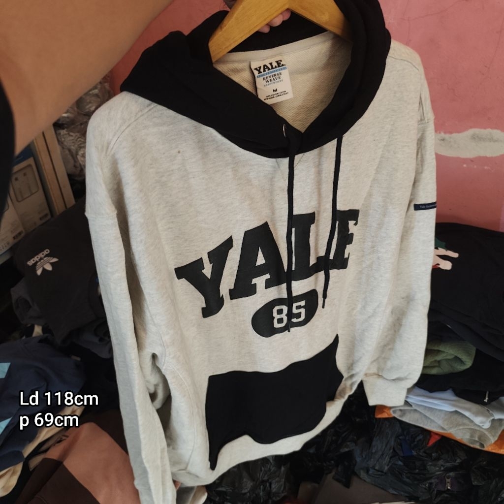 hoodie yale