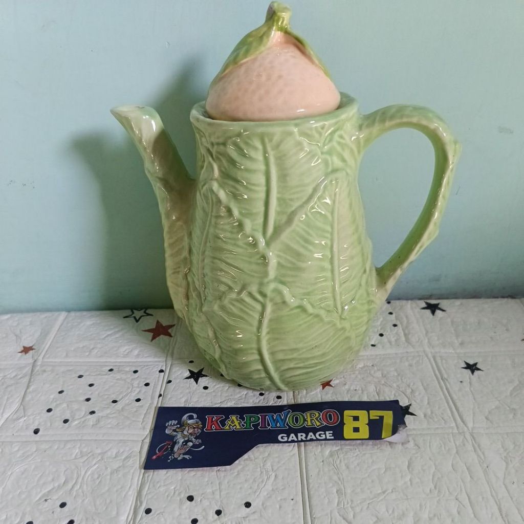 teko keramik/poci teh berbentuk seperti kubis