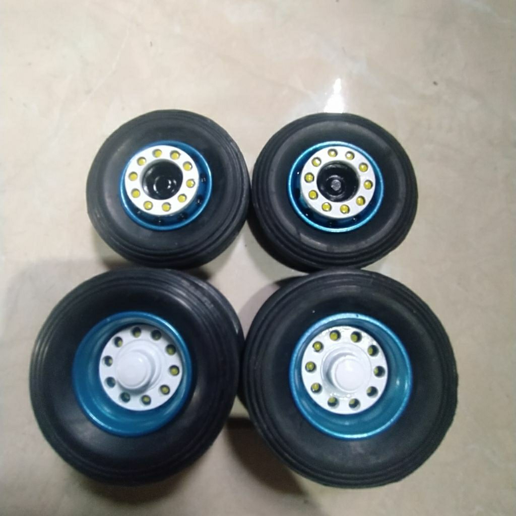 set ban karet miniatur bus diameter 5,8cm plus bearing stok terbatas