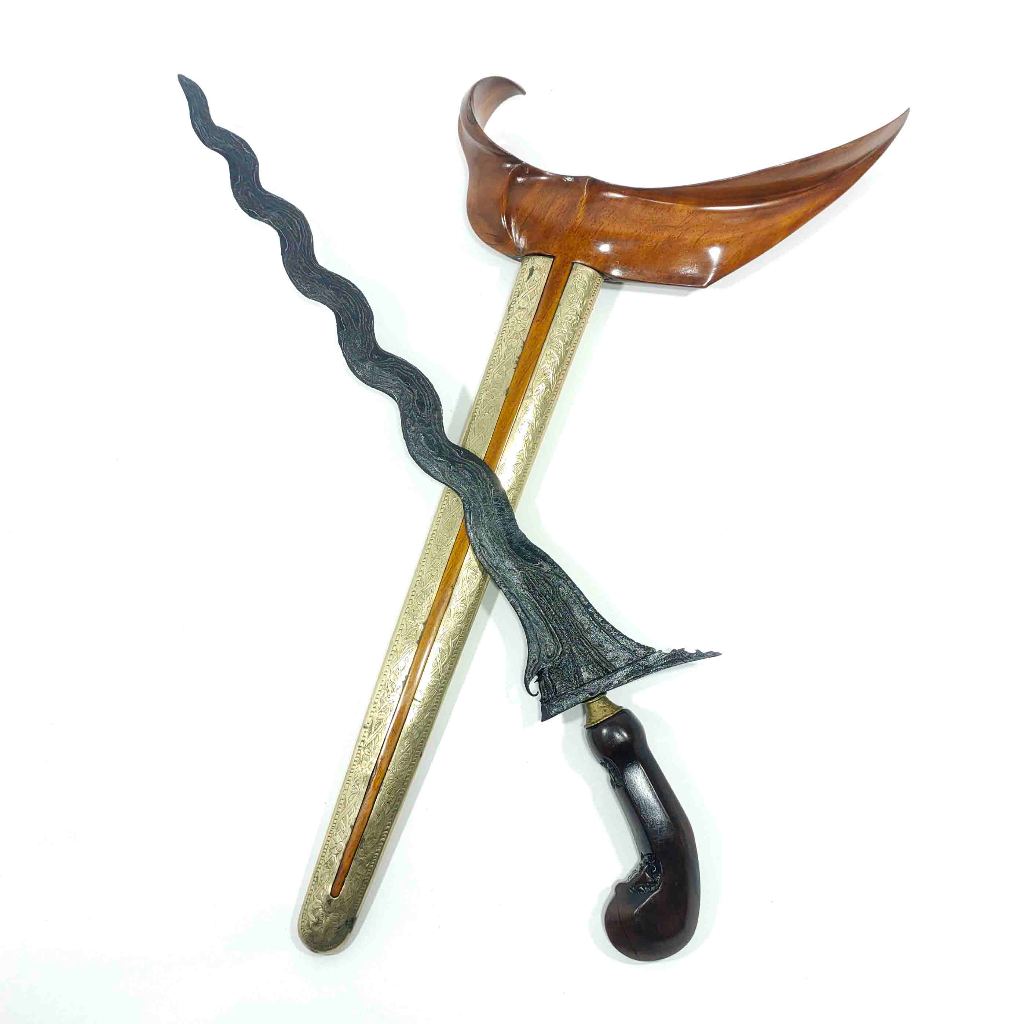 Keris Sengkelat Luk 13 Pamor Kulit Semangka Tangguh Mataram Sepuh Kuno