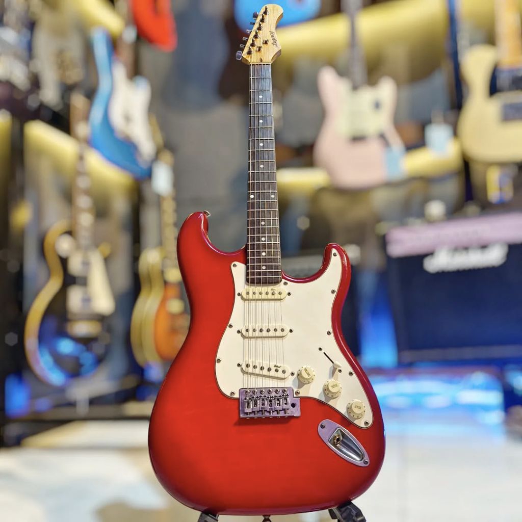 Legacy Stratocaster Flame Maple Top