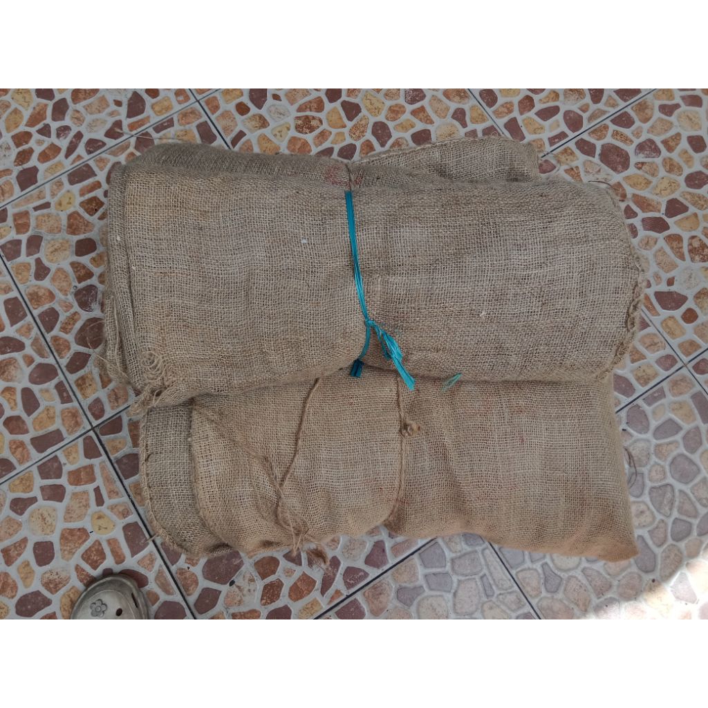 karung goni bekas cabe kering