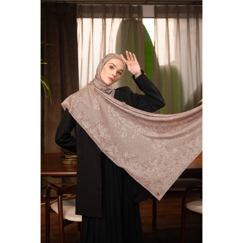 HEYLOCAL NEW LATHIKA SCARF IMPERFECT SALE