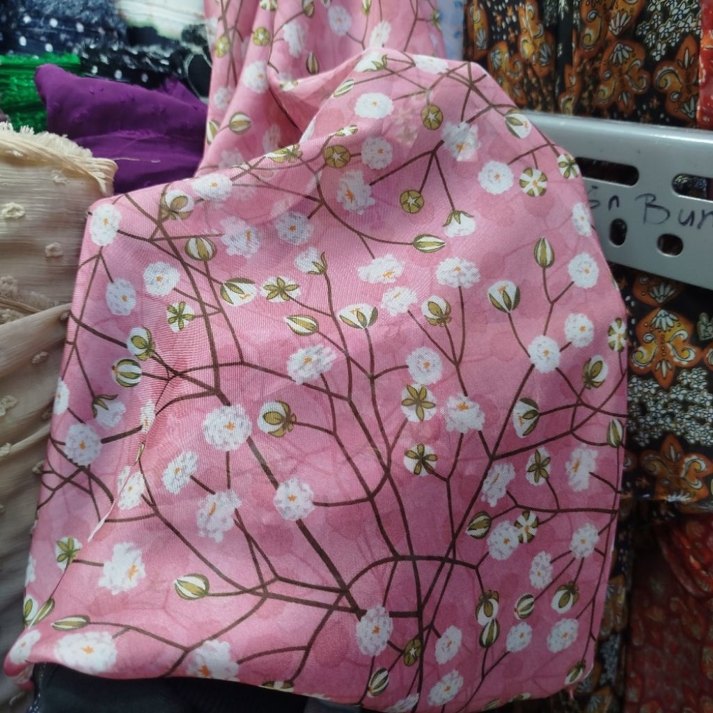 Kain Sifon Ceruty Motif Bunga Kecil Premium – Adem, Halus, Jatuh, Terawang,Elegan – Cocok Untuk Gami