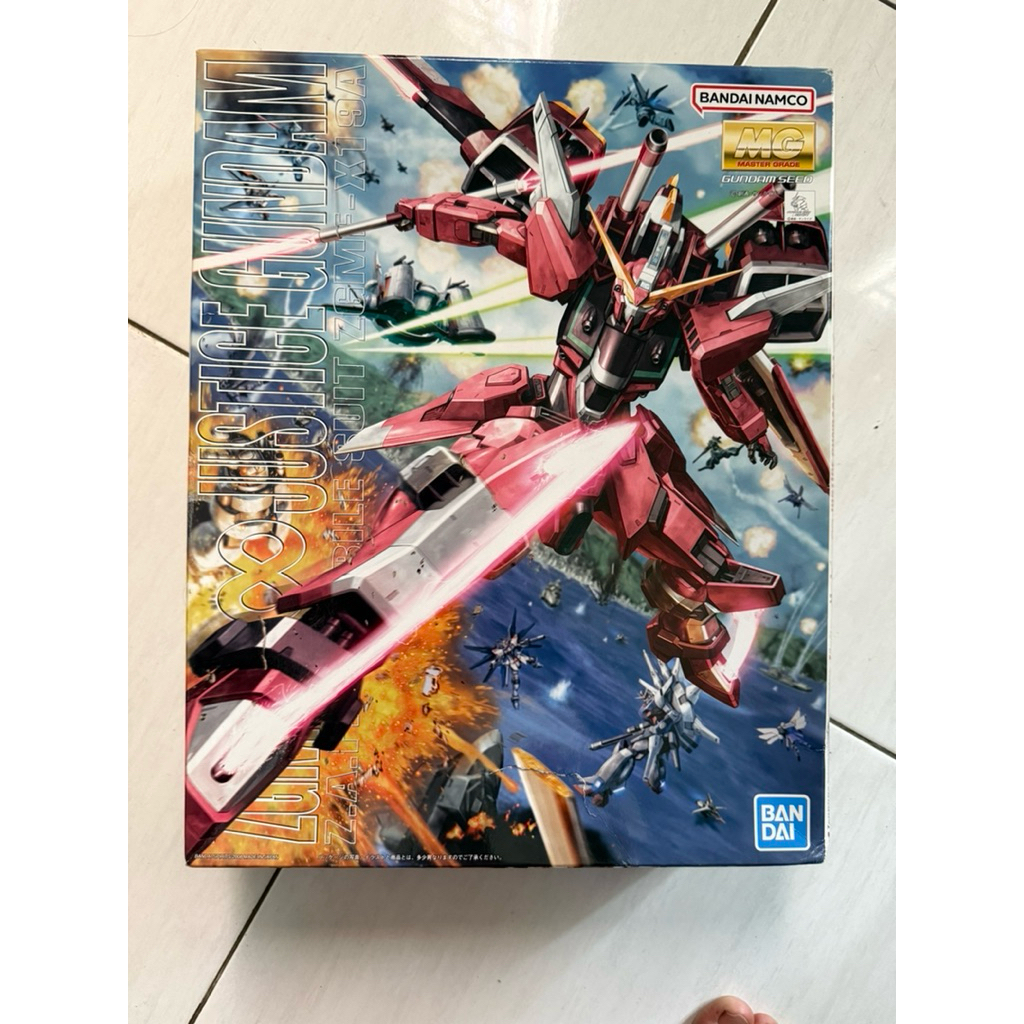 MG Infinite Justice Gundam Bandai