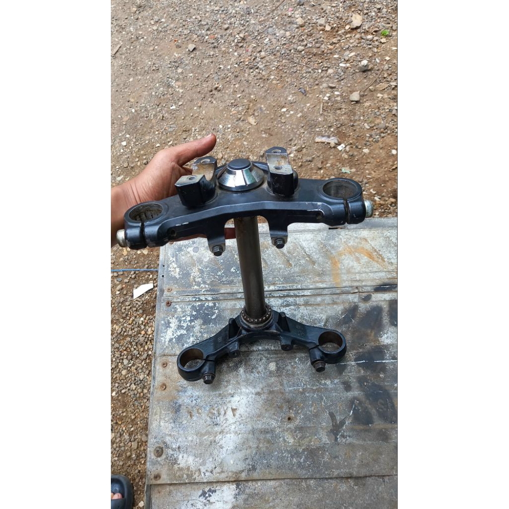 Segitiga/T atas bawah honda CBR 150 LED original copotan motor