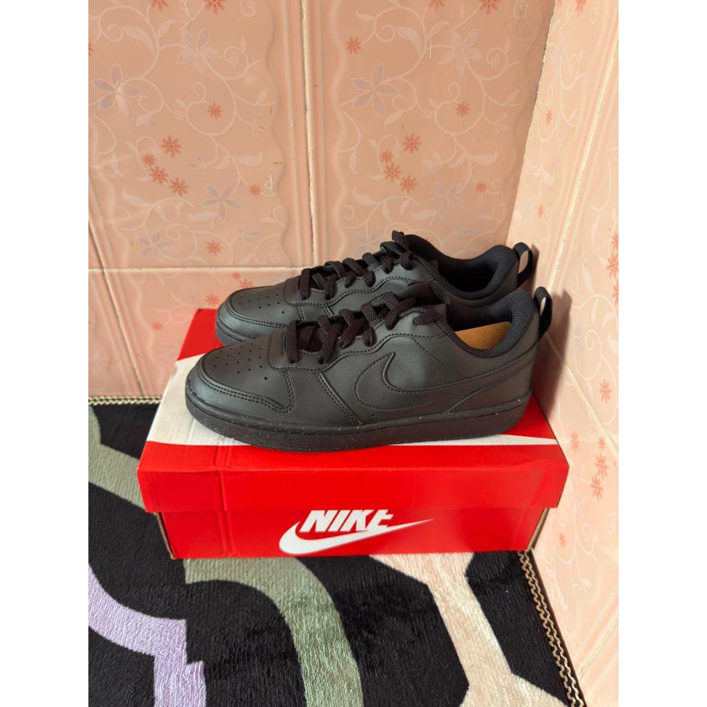 Nike Court Borough Original