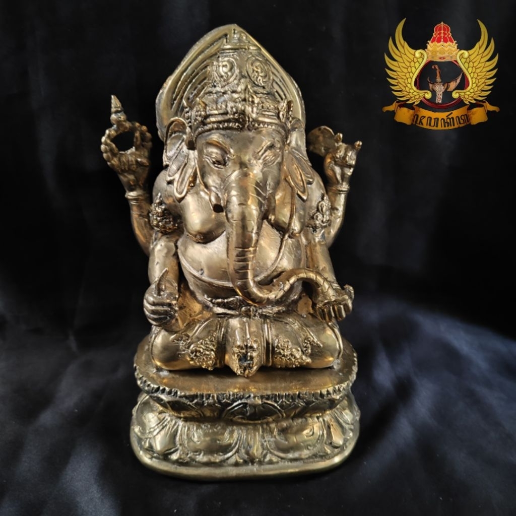 Patung Dewa Ganesha Bahan Diatas Teratai Kuningan Warna Kuning Emas