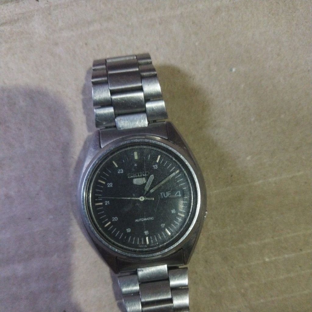 jam tangan Seiko automatic original second minus kondisi jalan agak macet butuh di servis agar berja