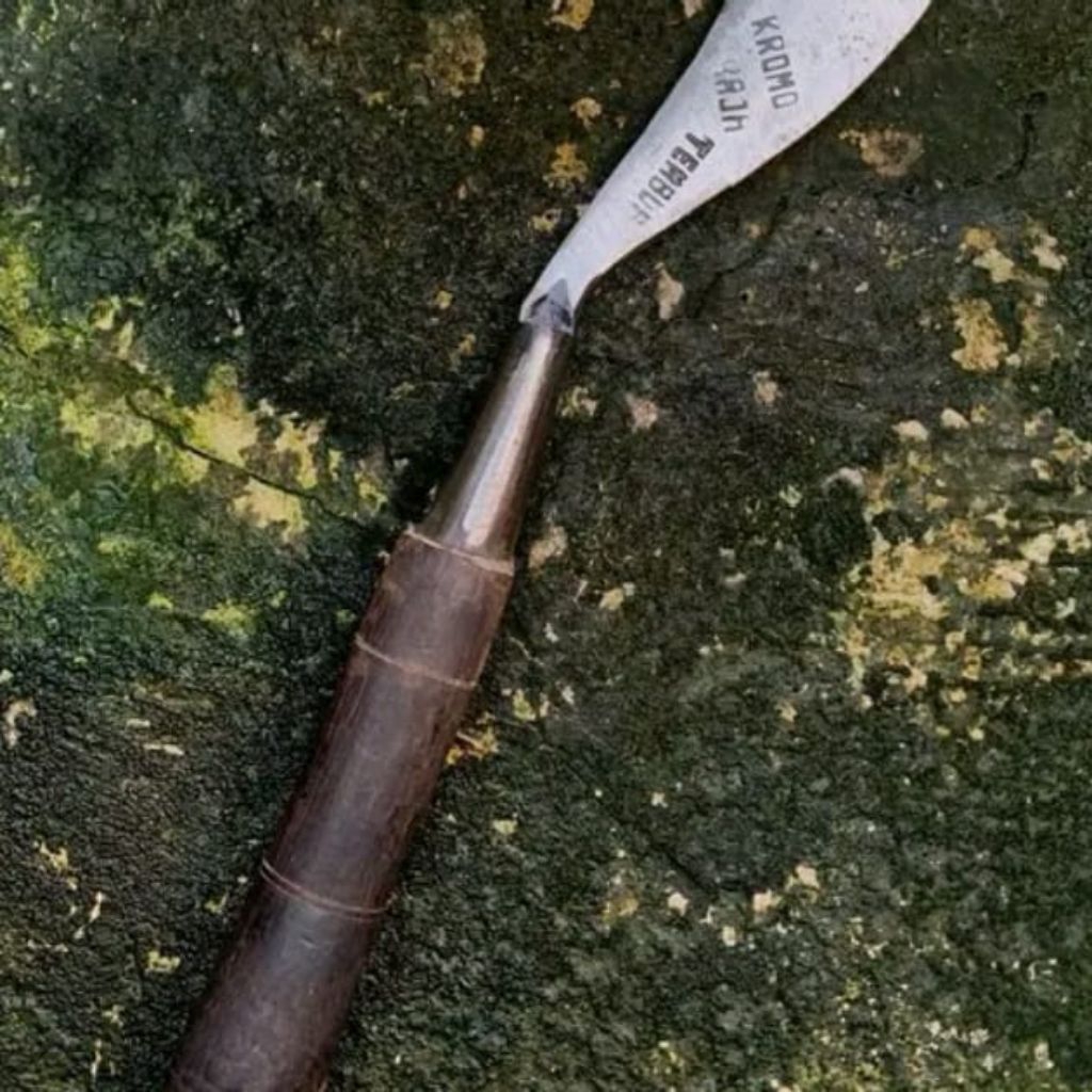 Baja Tembus Kromo Sabit Pengaritan Waja isen