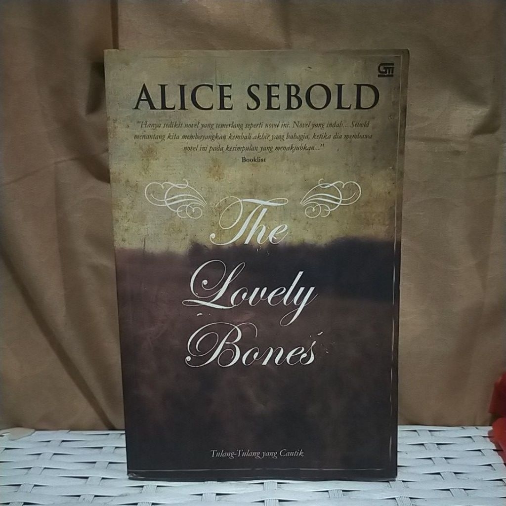 THE LOVELY BONES - ALICE SEBOLD