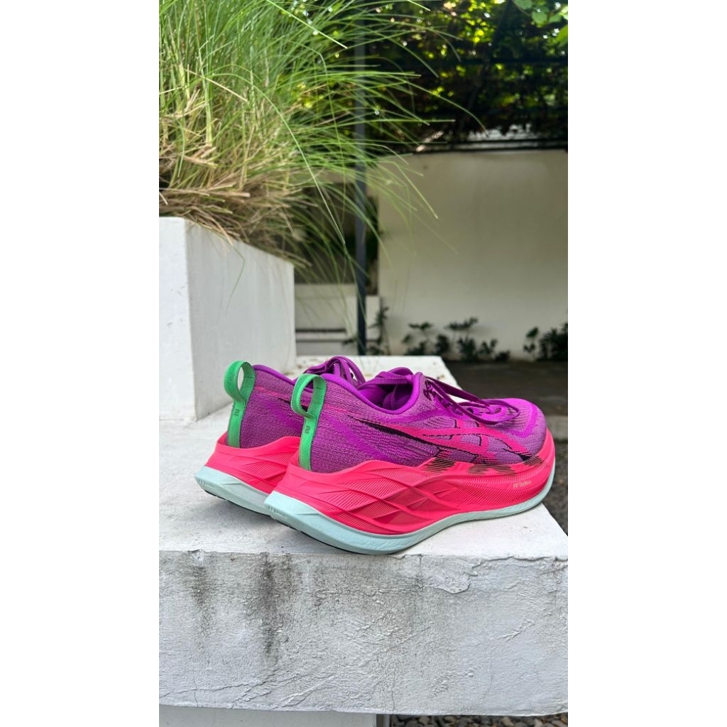 FS ASICS SUPERBLAST 2