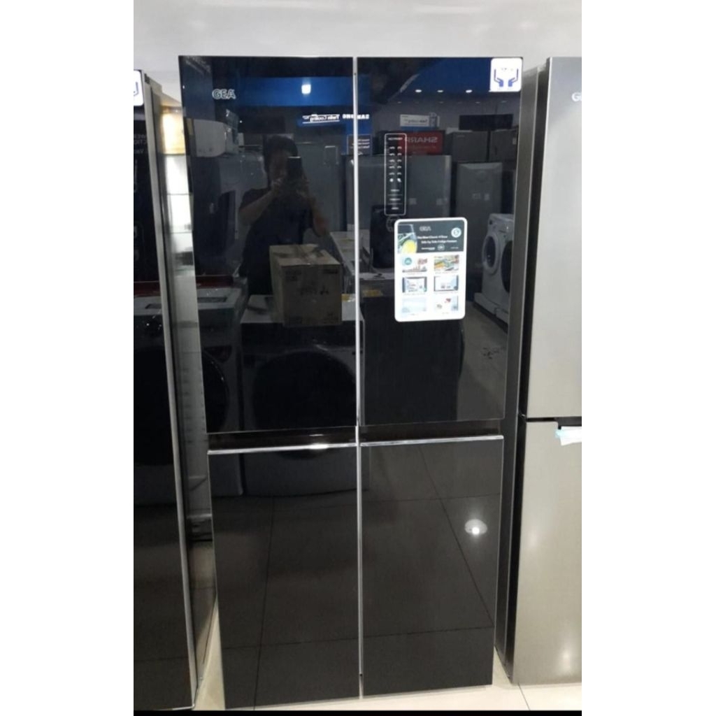 KULKAS GEA 4 PINTU KACA G4D 404 R BLACK INVERTER