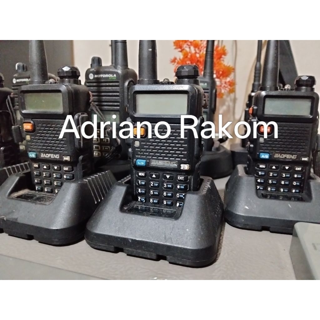 HT Baofeng UV5R Dualband lengkap charger