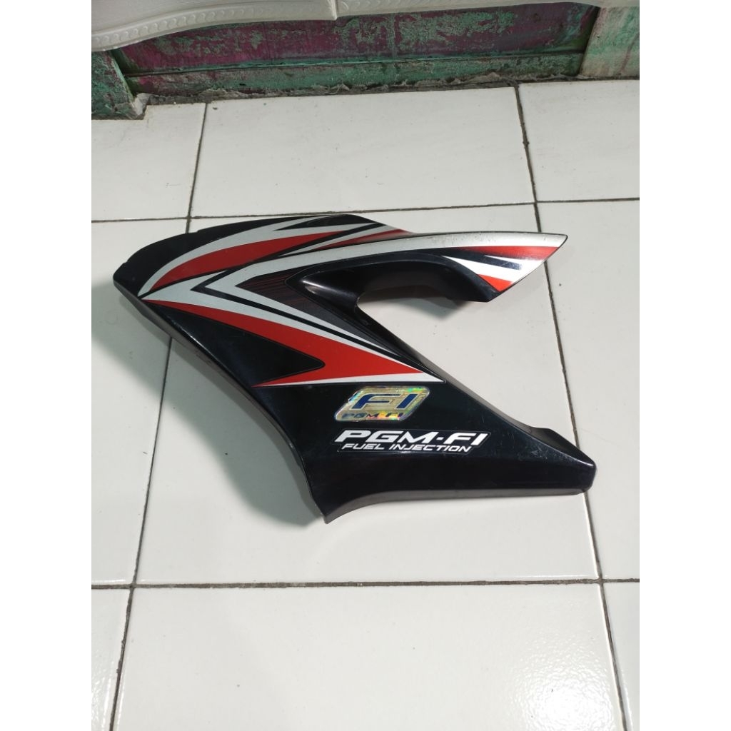 Cover sayap tangki kupingan tangki airscoop honda cb 150 r old sebelah kiri original 2nd lepasan mot