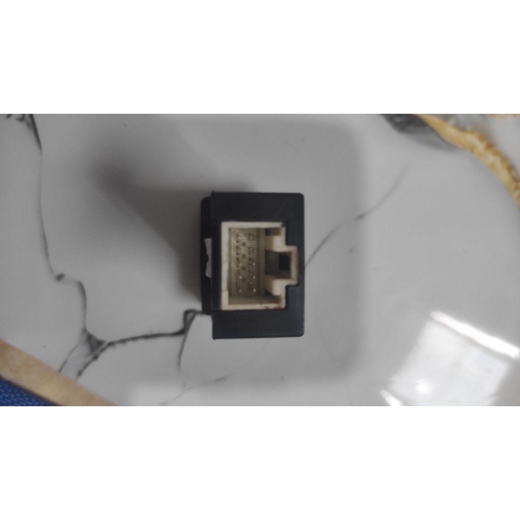 Tombol Corner sensor parkir Innova/Fortuner ori