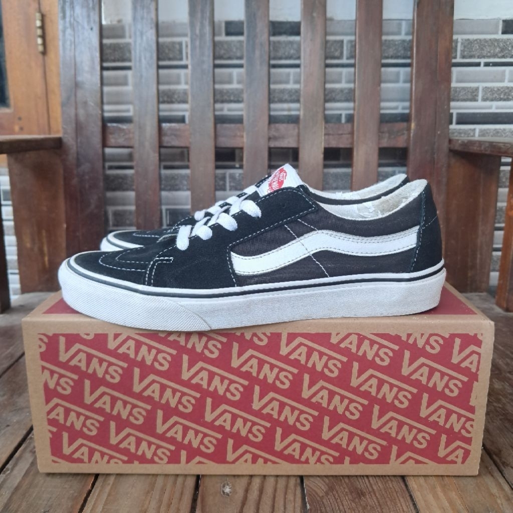 Vans SK8 Low Black/True white- Vans SK8 Low Black true white- Vans SK8 Low Black white- sepatu vans-