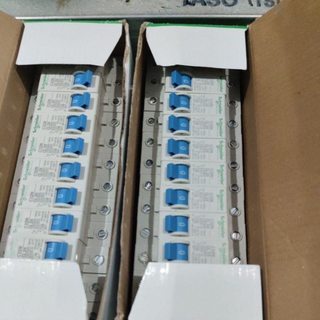 MCB SCHNEIDER MILIK PLN ORIGINAL 1P 2A 4A 6A 10A 16A 20A 25A 32A MCB 1 Phase ORIGINAL ANTI JEGLEK