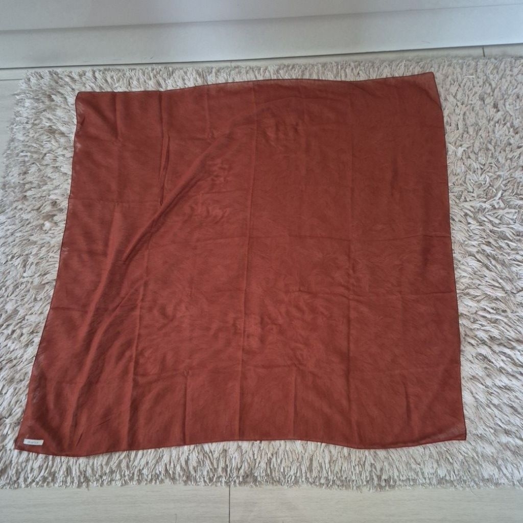 diario hijab segi empat voal