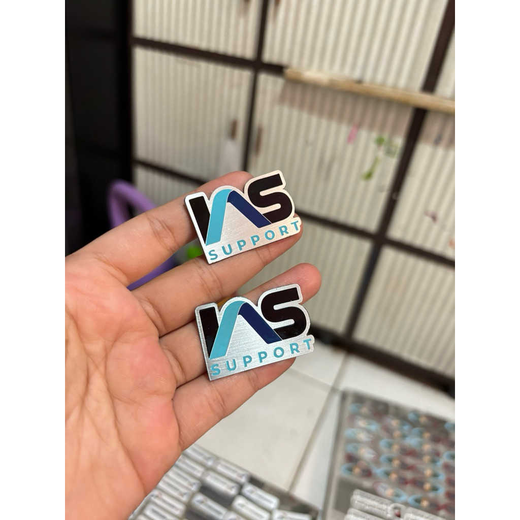 pin custom logo dan nama