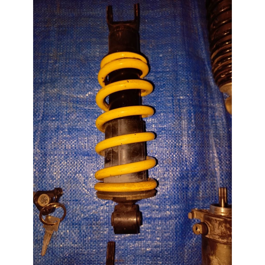 shok belakang original vixion new 2014 bekas