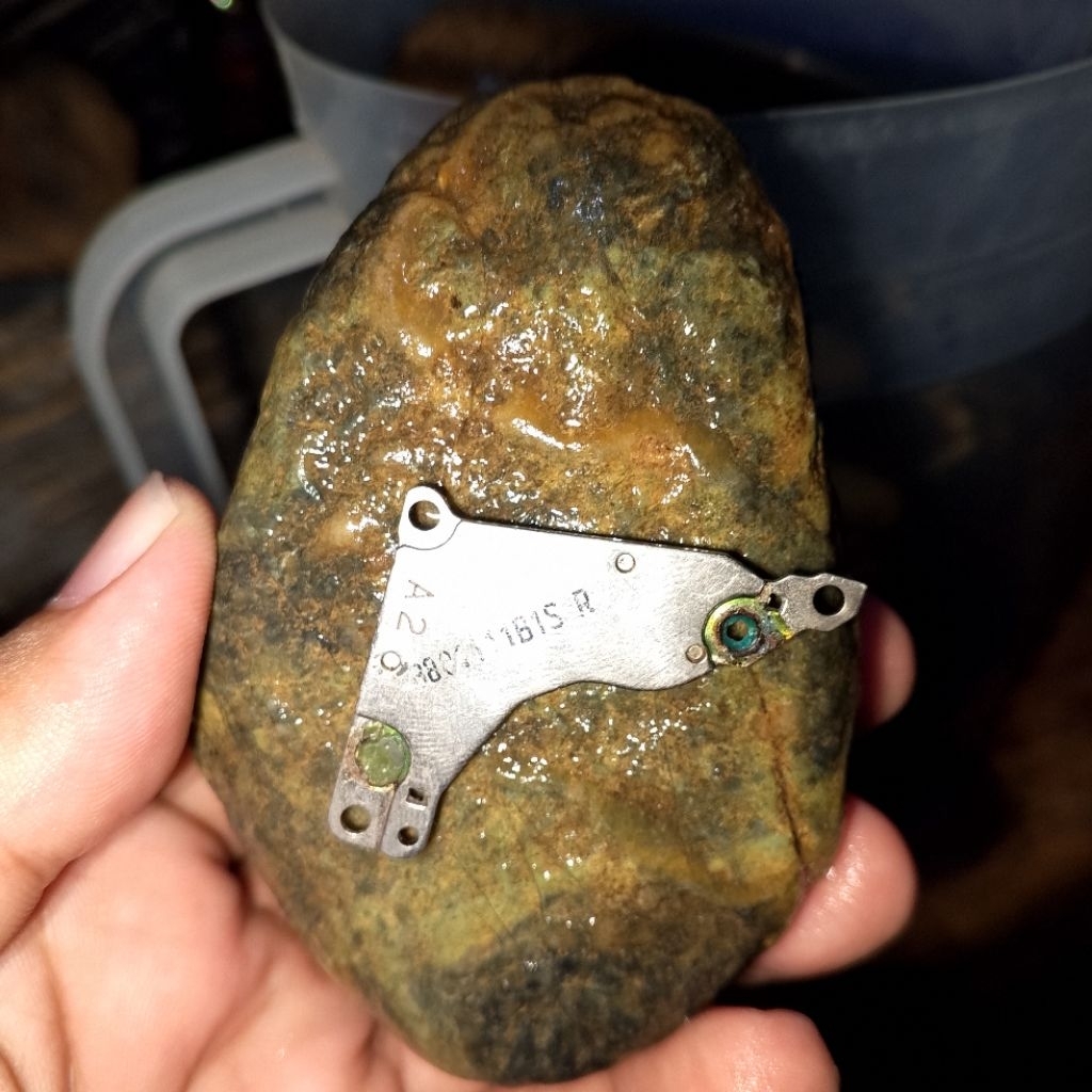 Batu bahan nempel magnet badar besi bahan alam asli