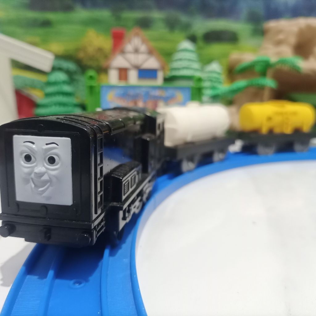 Takara Tomy Kereta Plarail Diesel (Thomas Series)