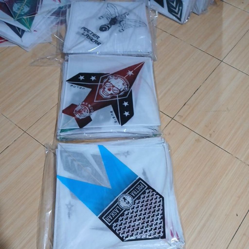 Layangan Sukhoi Standart  1 pack , Isi 25 pcs