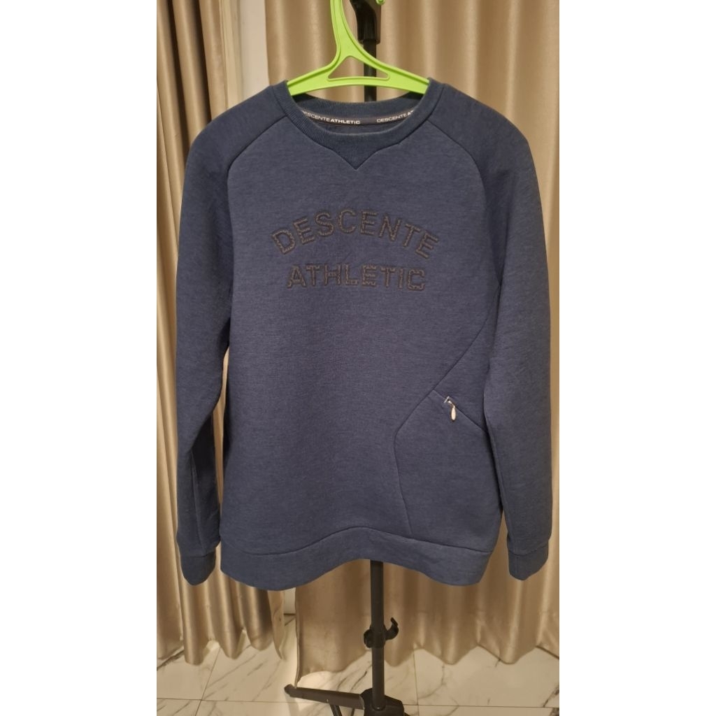 Crewneck Descente Original Bahan Scuba Size M Enak Pakai