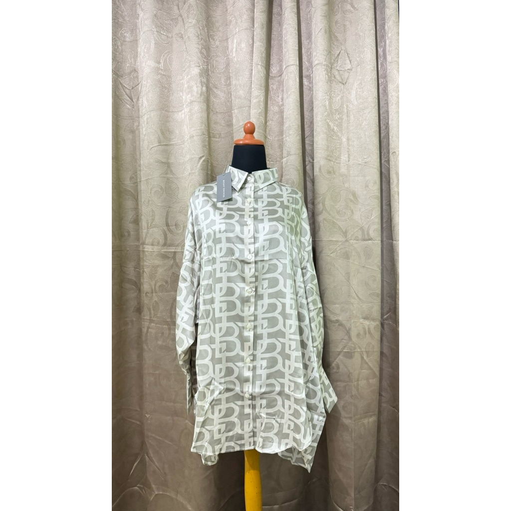 New Monogram Shirt Benang Jarum dan Buttonscarves