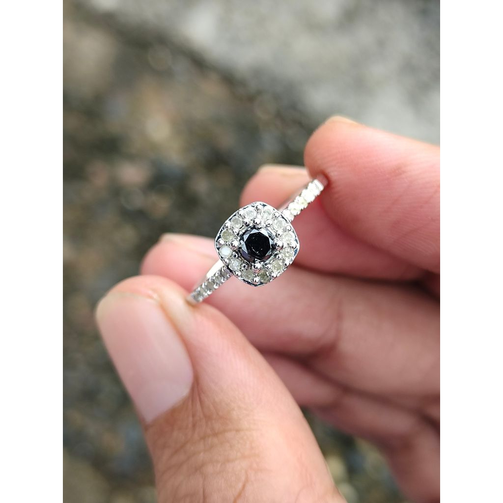 Cincin Berlian hitam black diamond wanita Mewah  Maskulin