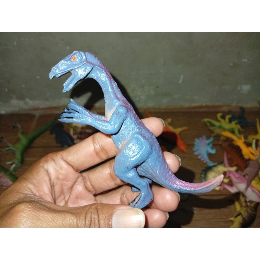 Mainan hewan/dinosaurus karet kecil bekas/second satuan