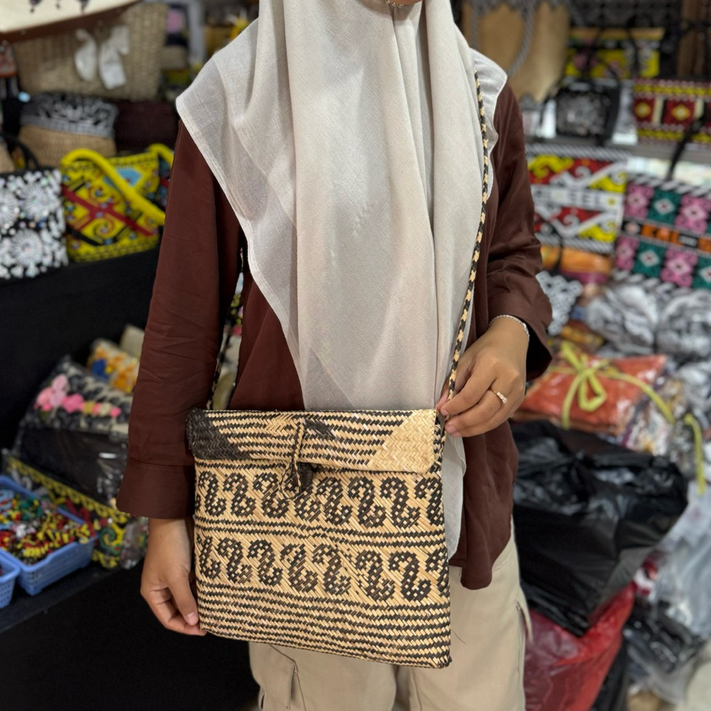 Tas Anyaman Rotan khas Kalimantan/ Tas rotan Slempang/Tas rotan Handbag