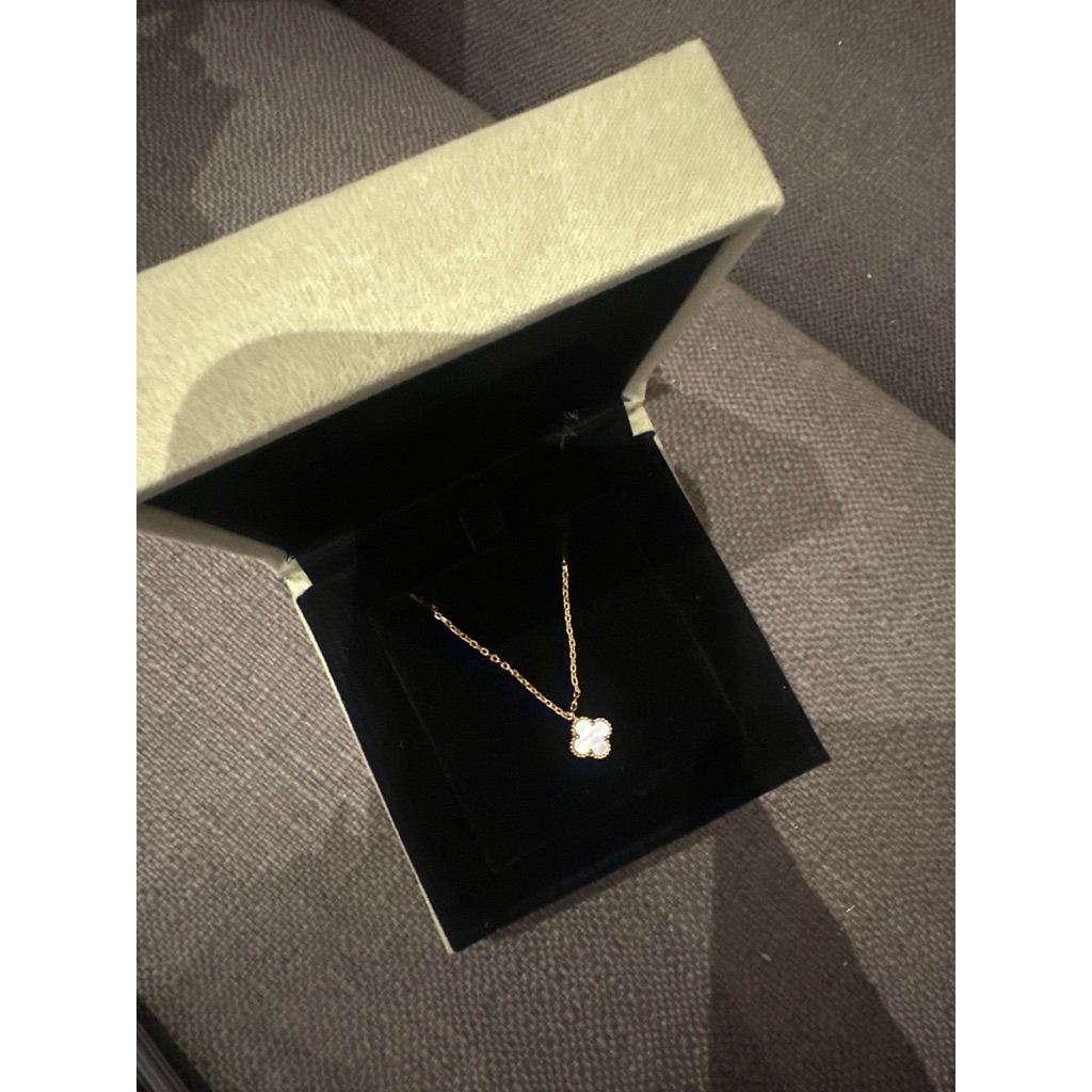 VCA sweet alhambra necklace