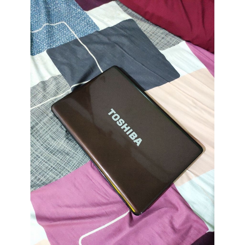 Laptop Toshiba L735 core i3
