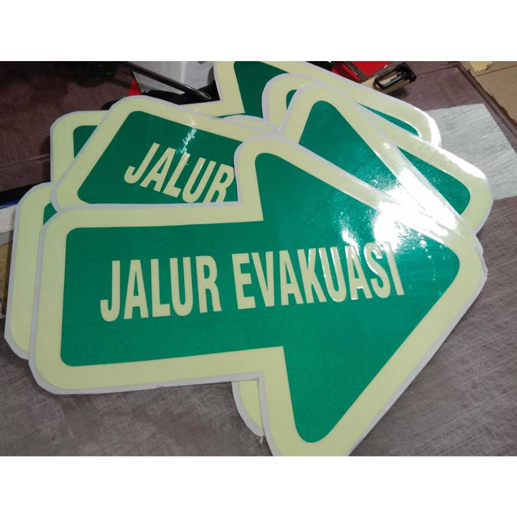 STIKER VINYL LANTAI JALUR EVAKUASI GLOW IN THE DARK