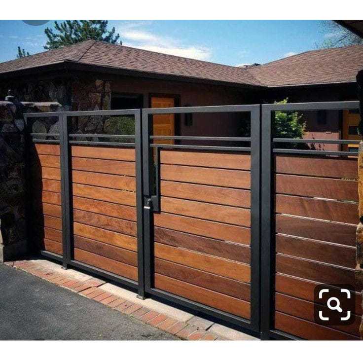 Pintu Pagar Minimalis Modern Serat kayu grc cat coklat