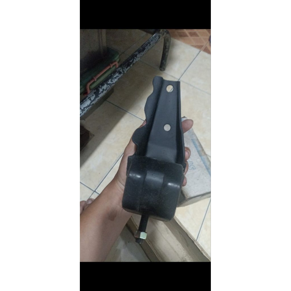 Mounting transmisi Daihatsu charade G11