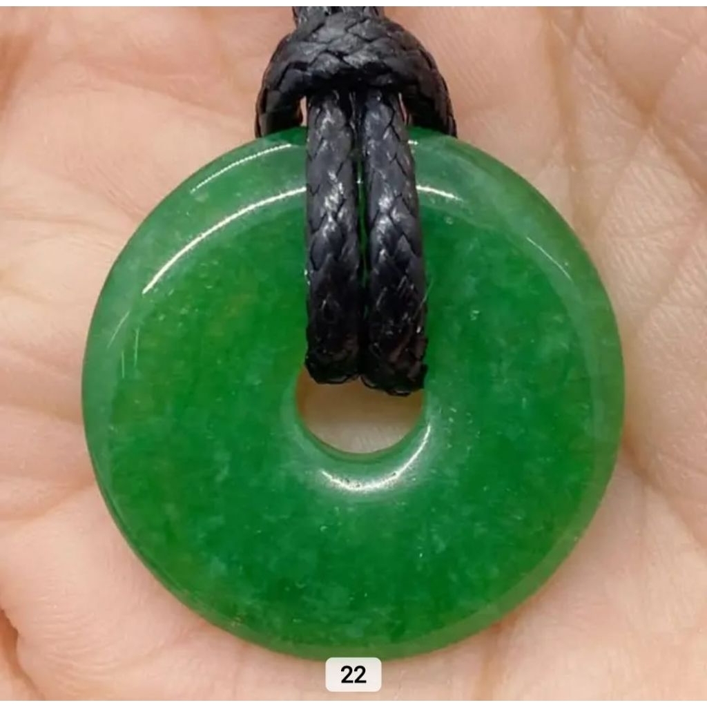 KALUNG LIONTIN GIOK / KALUNG LIONTIN KOREA / KALUNG TALI HITAM GIOK HIJAU