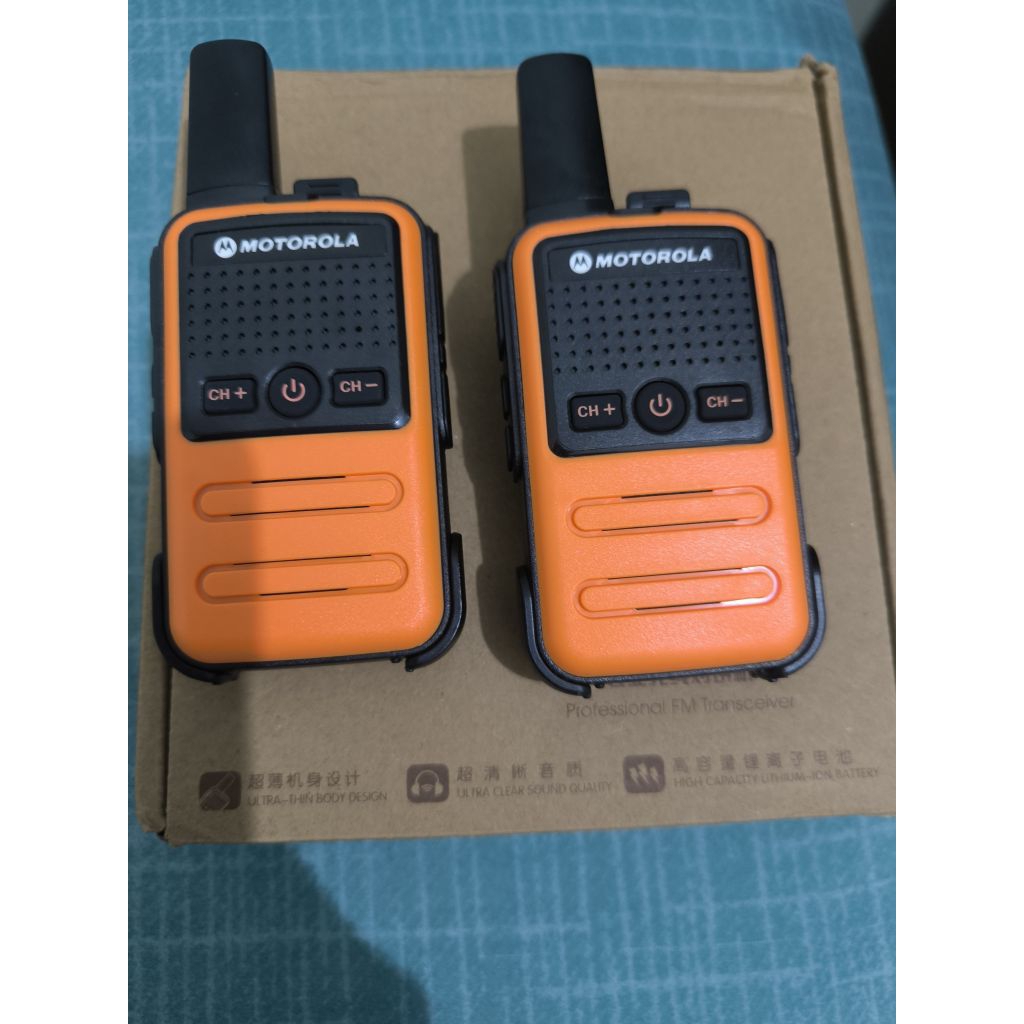 Ht Motorola C16 Orange - NEW Walkie Talkie Interlokal kisaran jarak 10KM 16Channel IP54 Tahan Air da