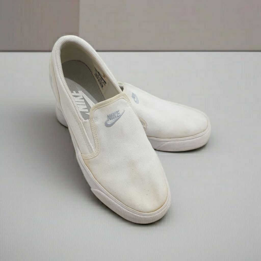 Sepatu Nike Toki Canvas Slip On White Size 7,5 Scd PL