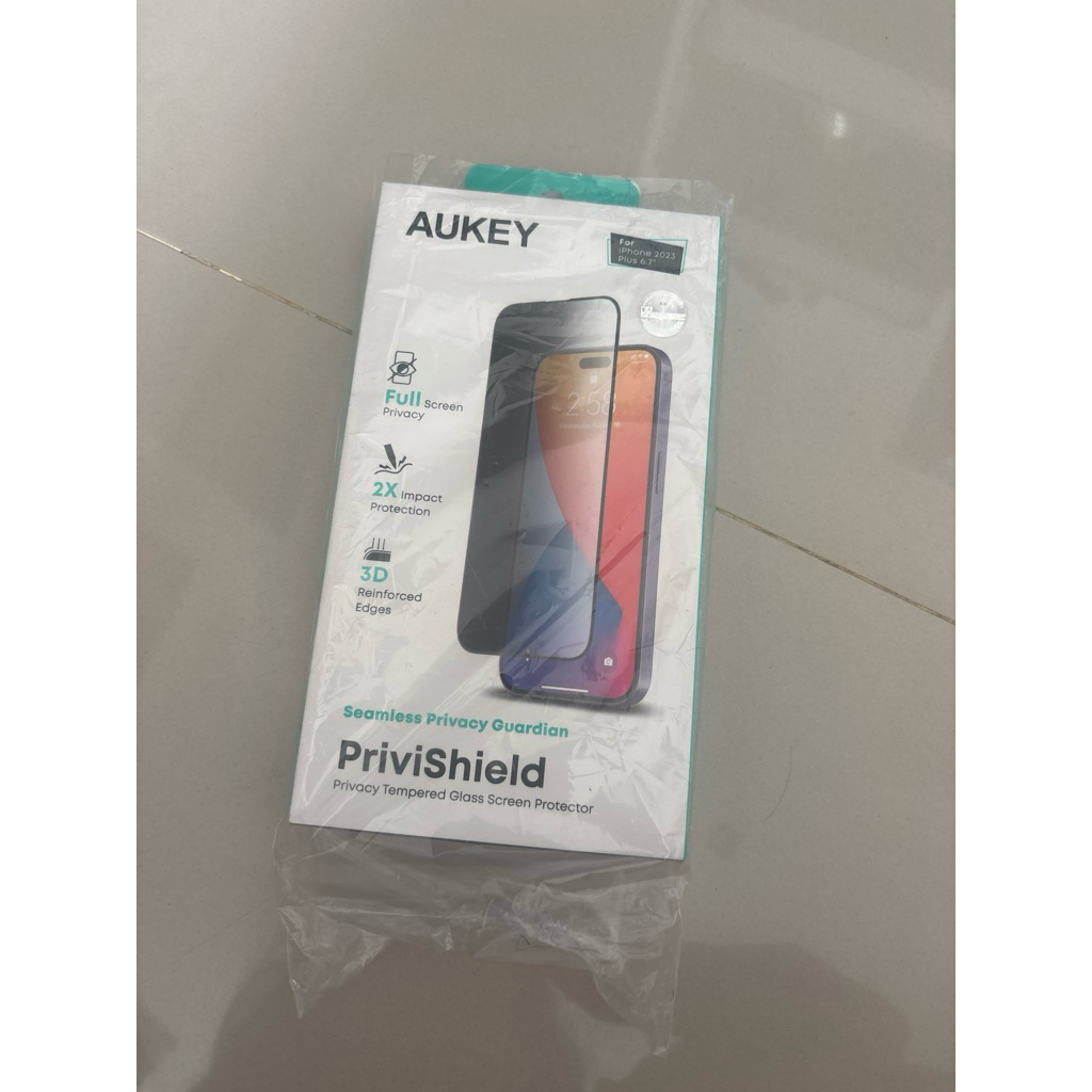 aukey iphone 15 plus privishield (screen protector)
