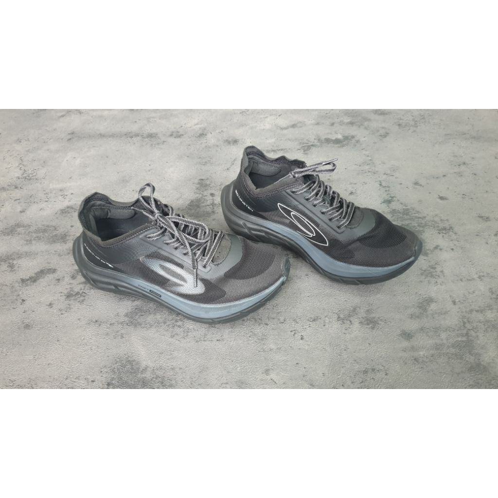 sepatu 910 hitam sz 41