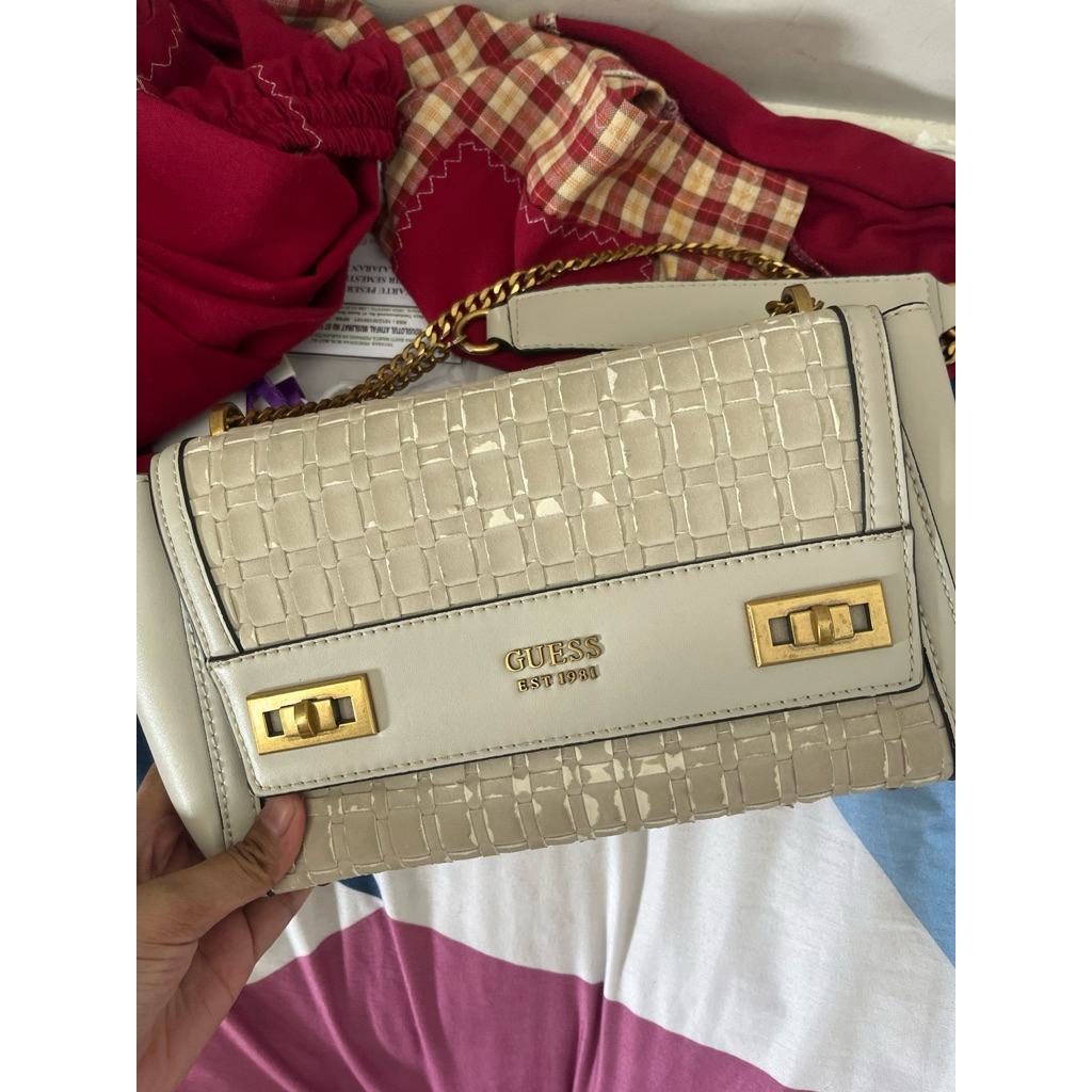 Preloved Bag GUESS Tas PL Tas Second original