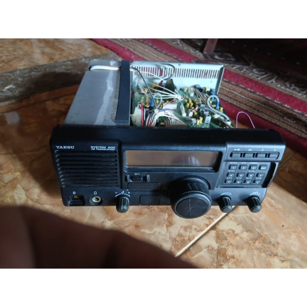 YAESU SYSTEM 600 HF RADIO TRANSCEIVER
