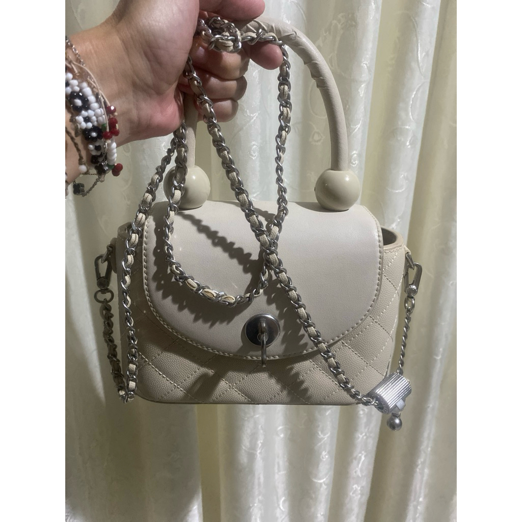 tas wanita merk charles & keith