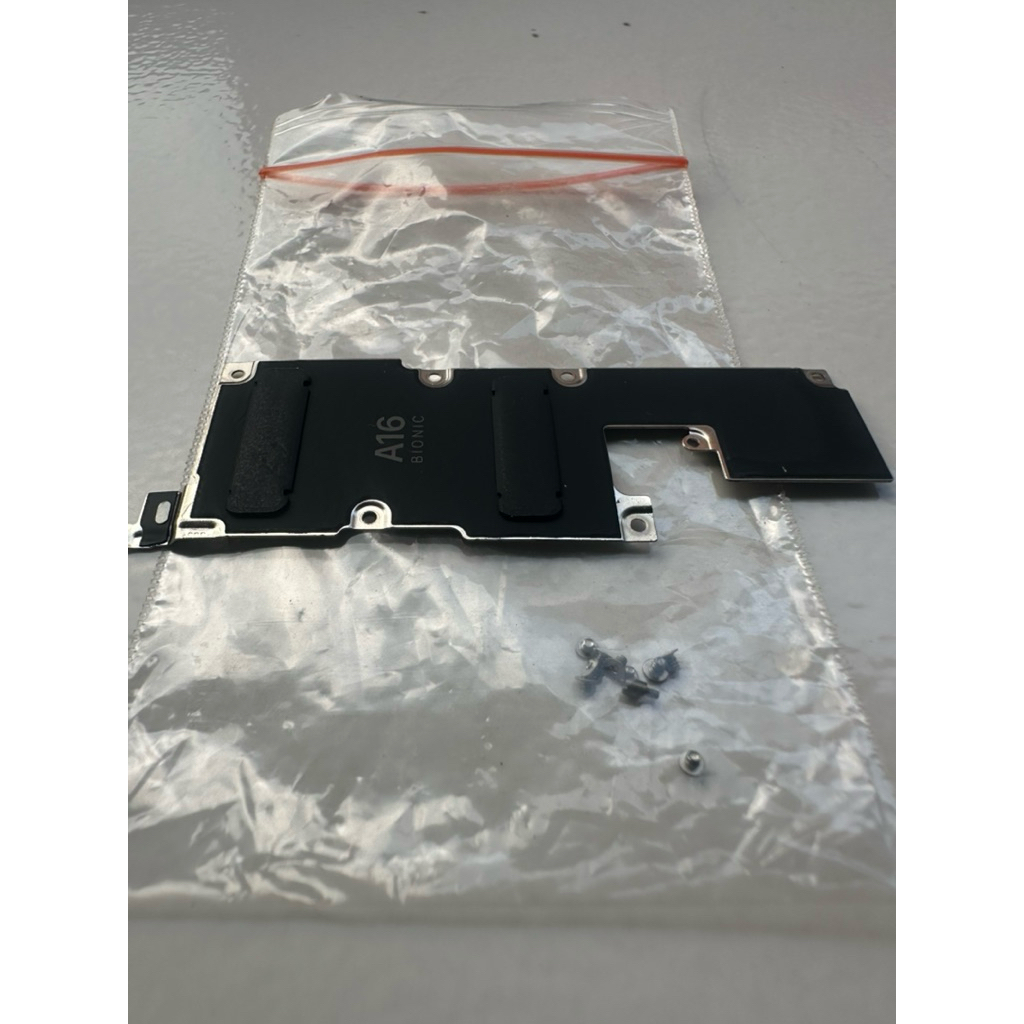 keleng penutup mesin iphone 14 pro max