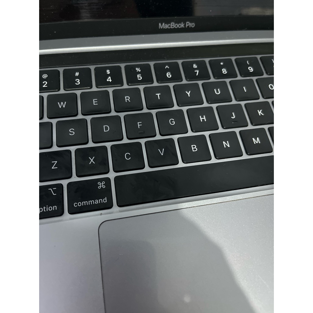 preloved macbook pro 2022